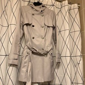 Guess women’s raincoat with hood. Size M